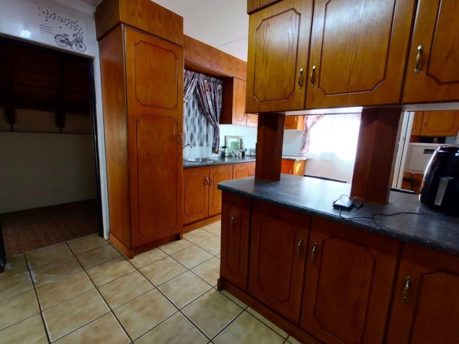 4 Bedroom Property for Sale in Oos Einde North West